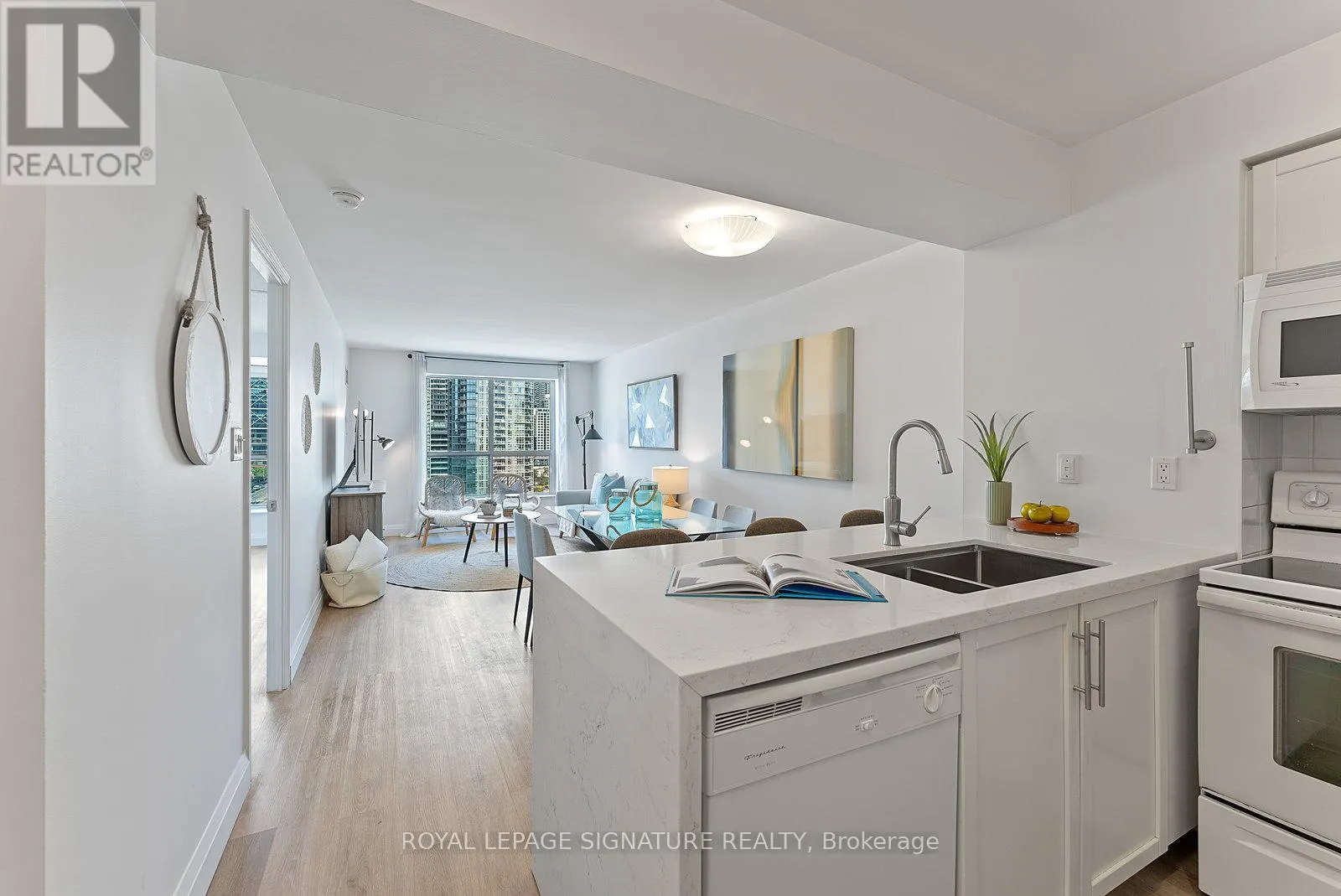 1407 - 410 QUEENS QUAY W
