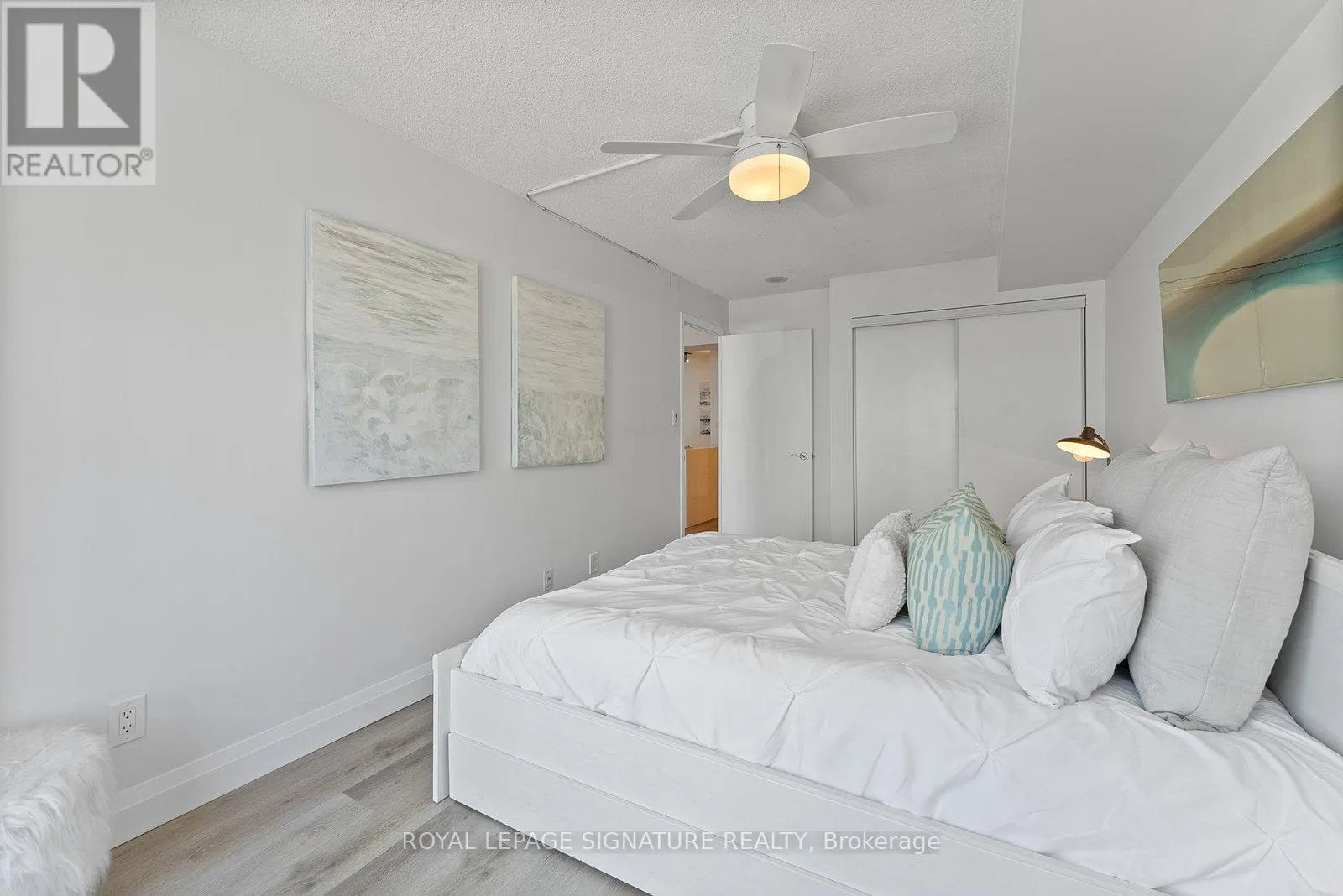 1407 - 410 QUEENS QUAY W