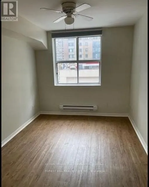 203 - 126 DUNDAS STREET E