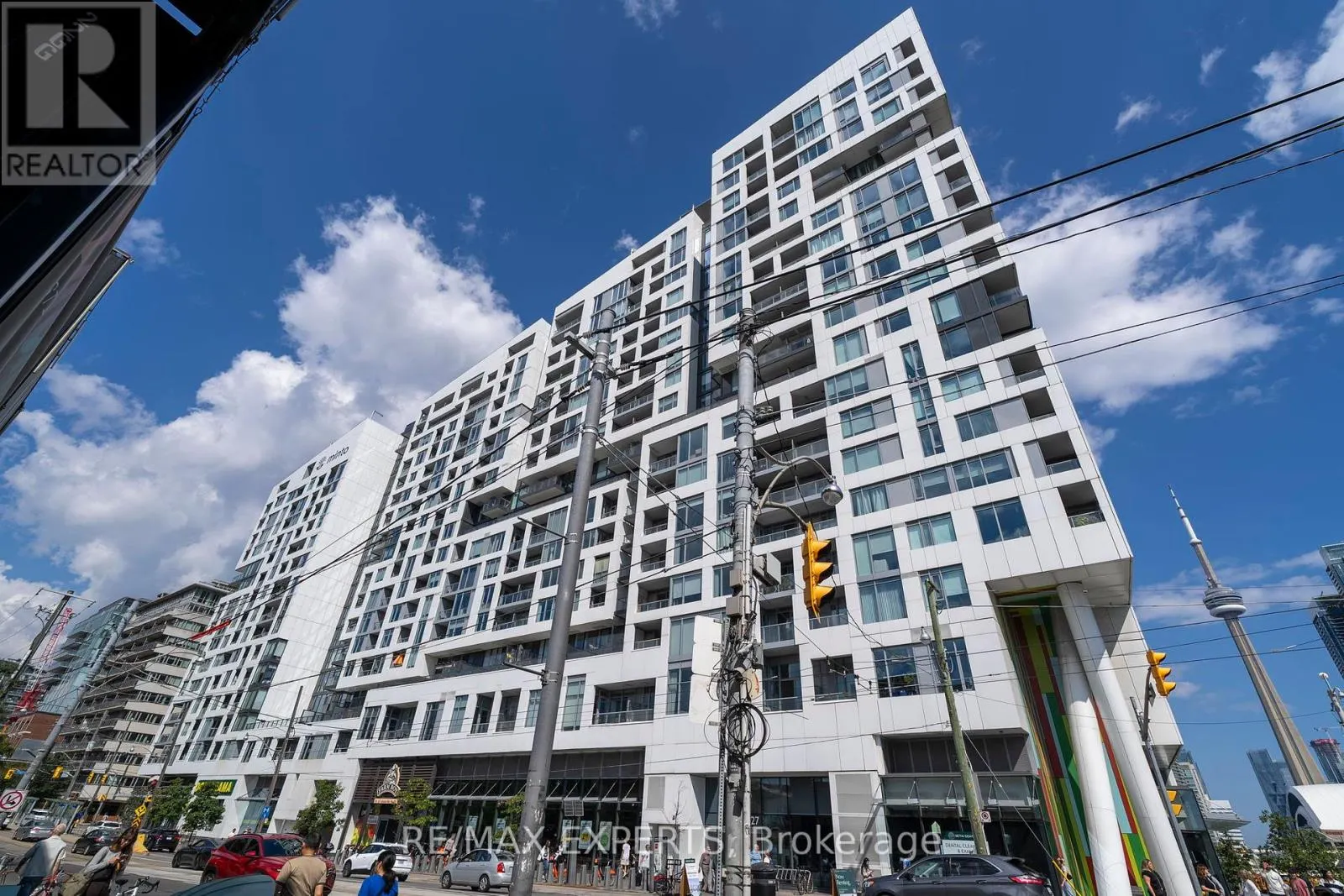 27 BATHURST STREET