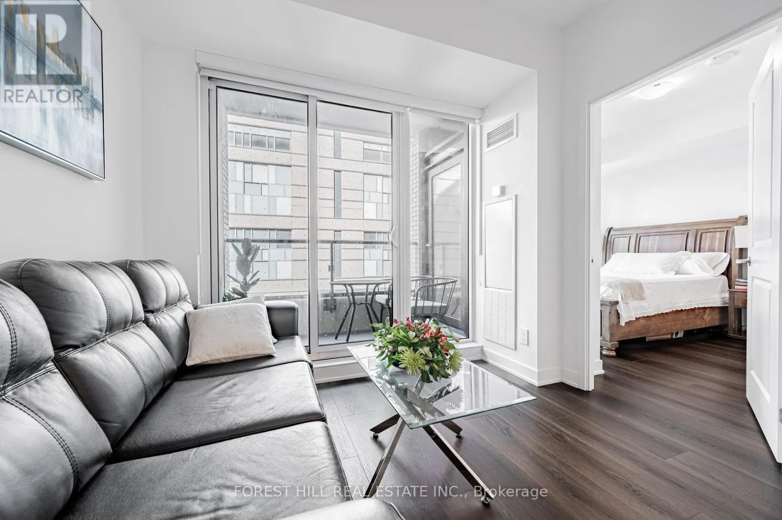 301 - 543 RICHMOND STREET W