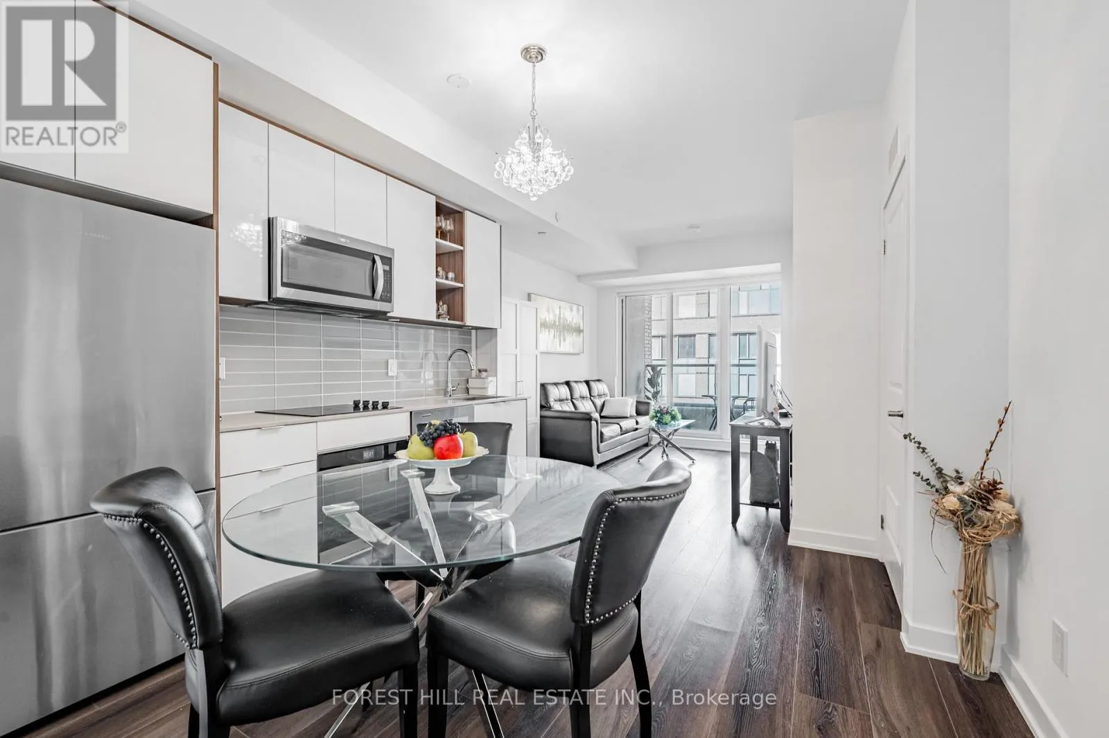 301 - 543 RICHMOND STREET W
