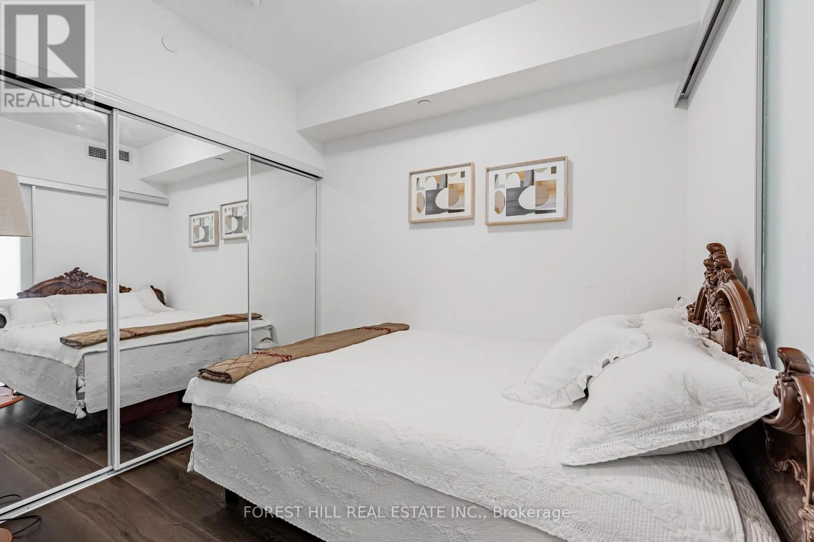 301 - 543 RICHMOND STREET W