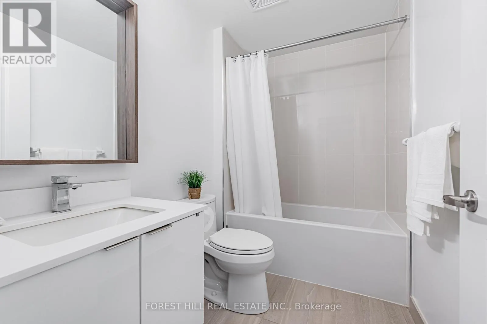 301 - 543 RICHMOND STREET W
