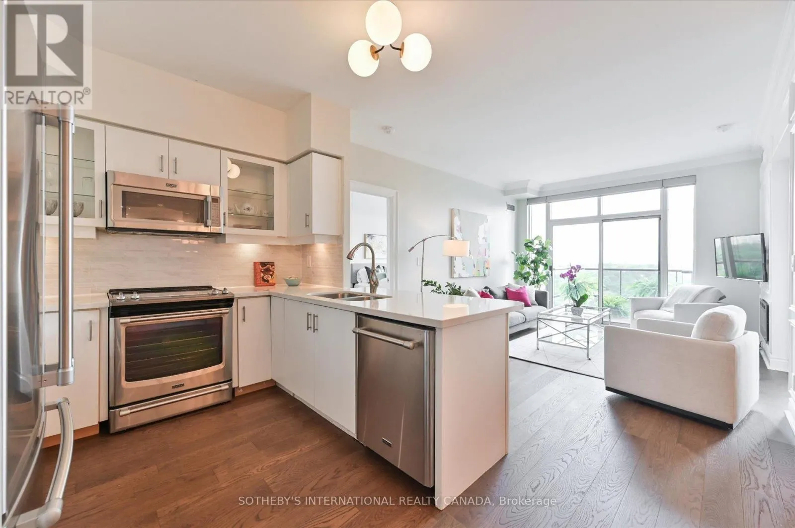 1101 - 10 DELISLE AVENUE