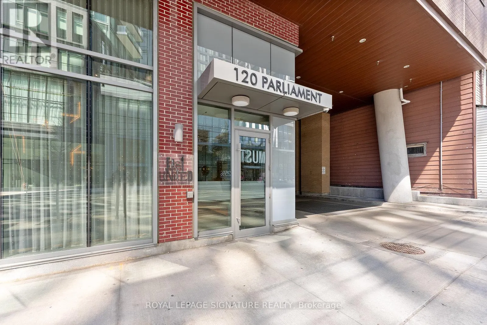 523 - 120 PARLIAMENT STREET
