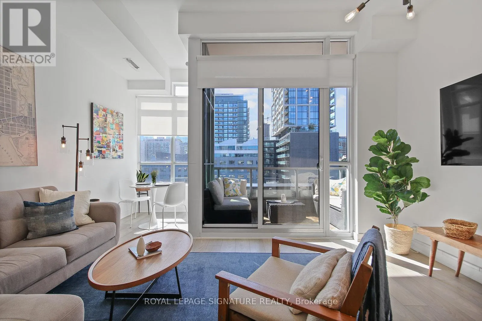 523 - 120 PARLIAMENT STREET