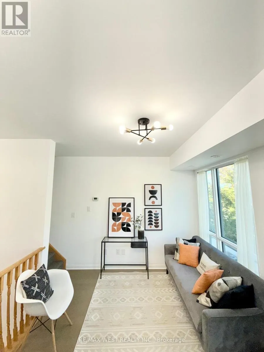 310 - 639 LAWRENCE AVENUE W