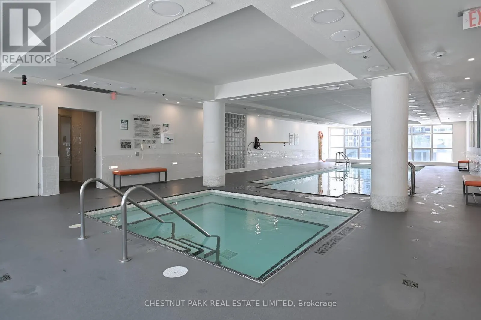 G06 - 350 WELLINGTON STREET W