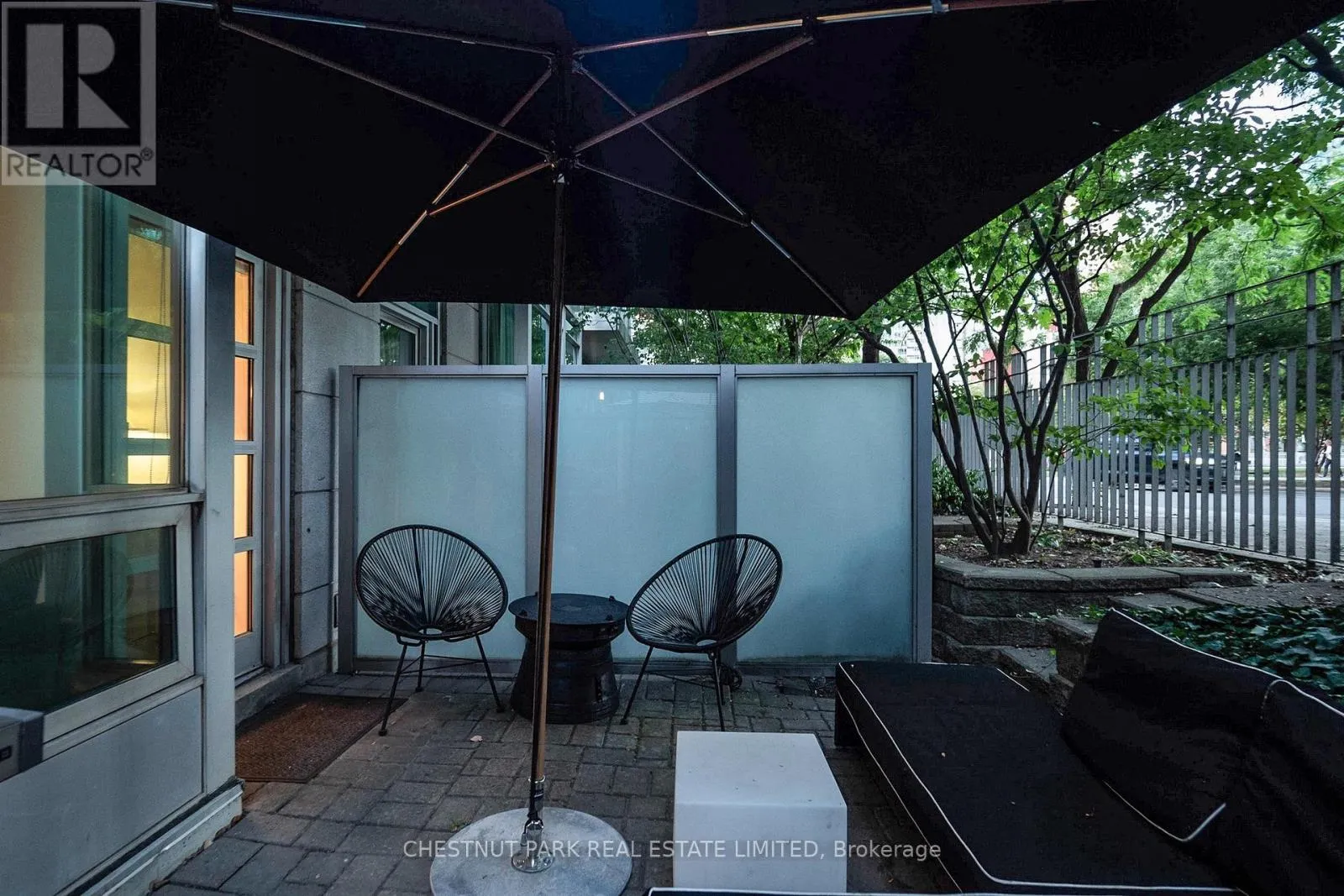 G06 - 350 WELLINGTON STREET W