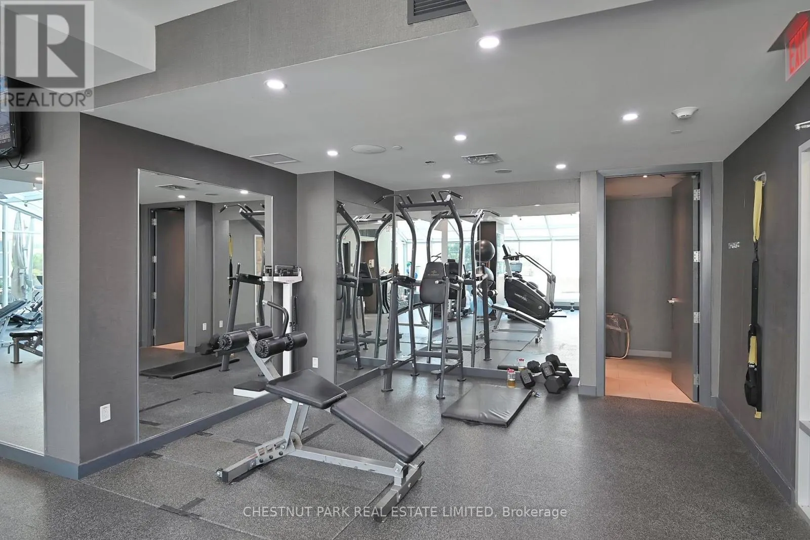 G06 - 350 WELLINGTON STREET W