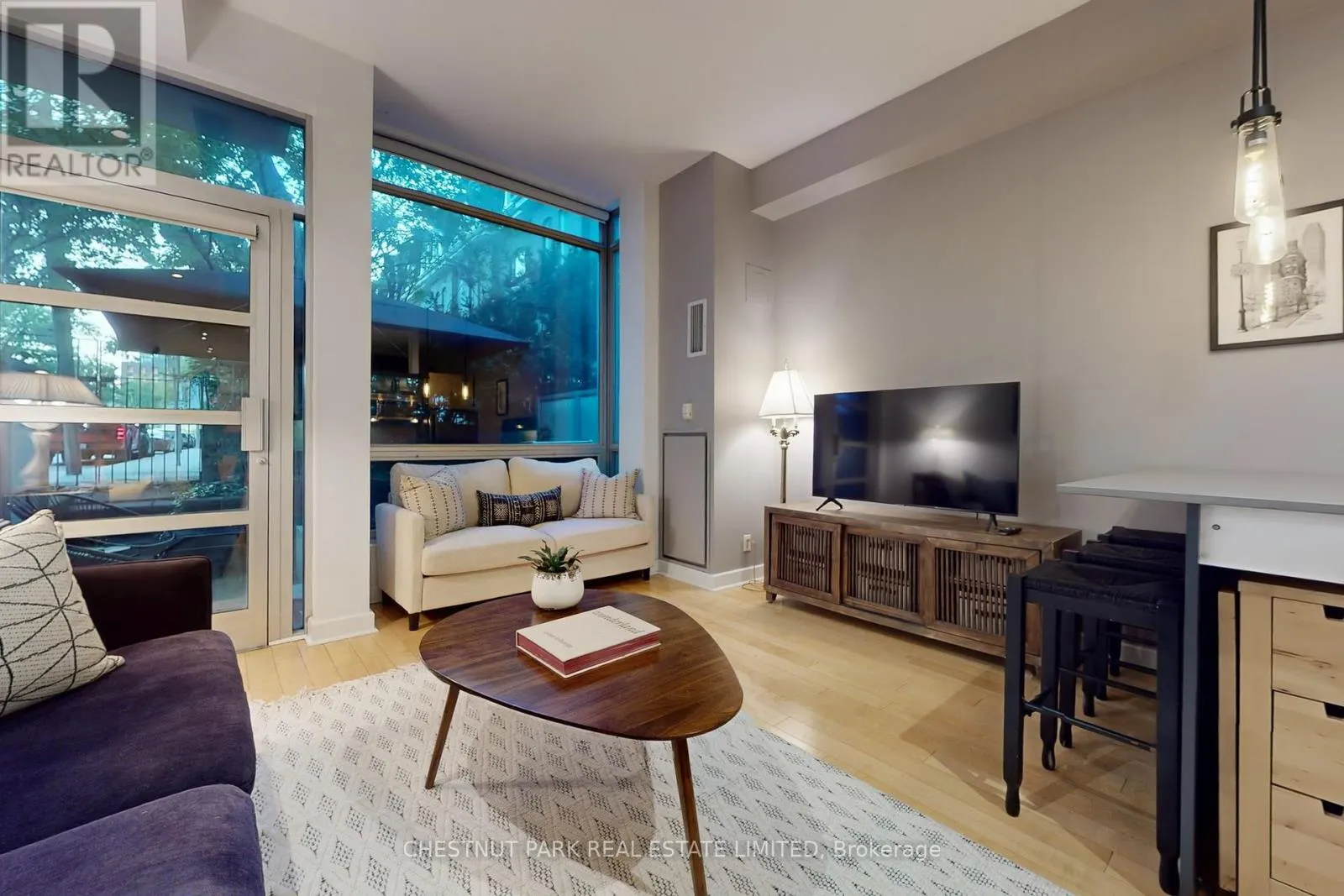 G06 - 350 WELLINGTON STREET W