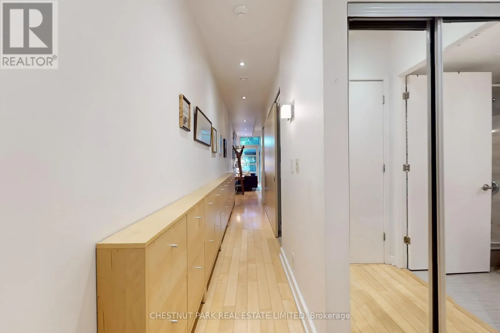 G06 - 350 WELLINGTON STREET W