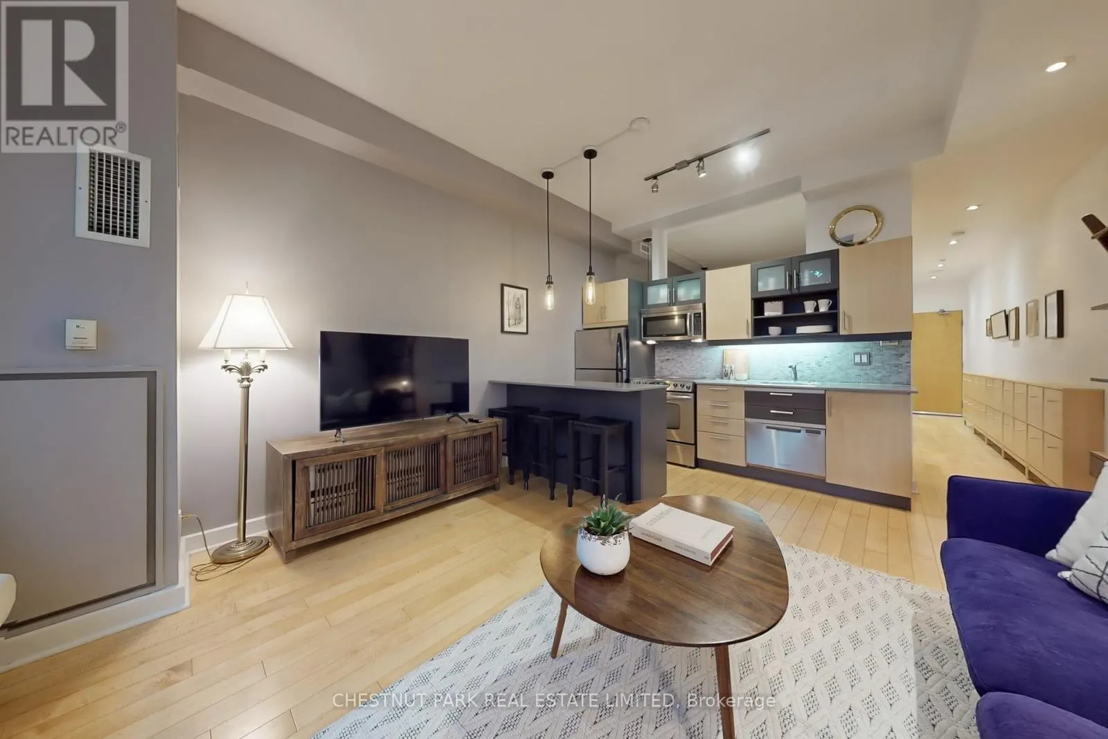 G06 - 350 WELLINGTON STREET W