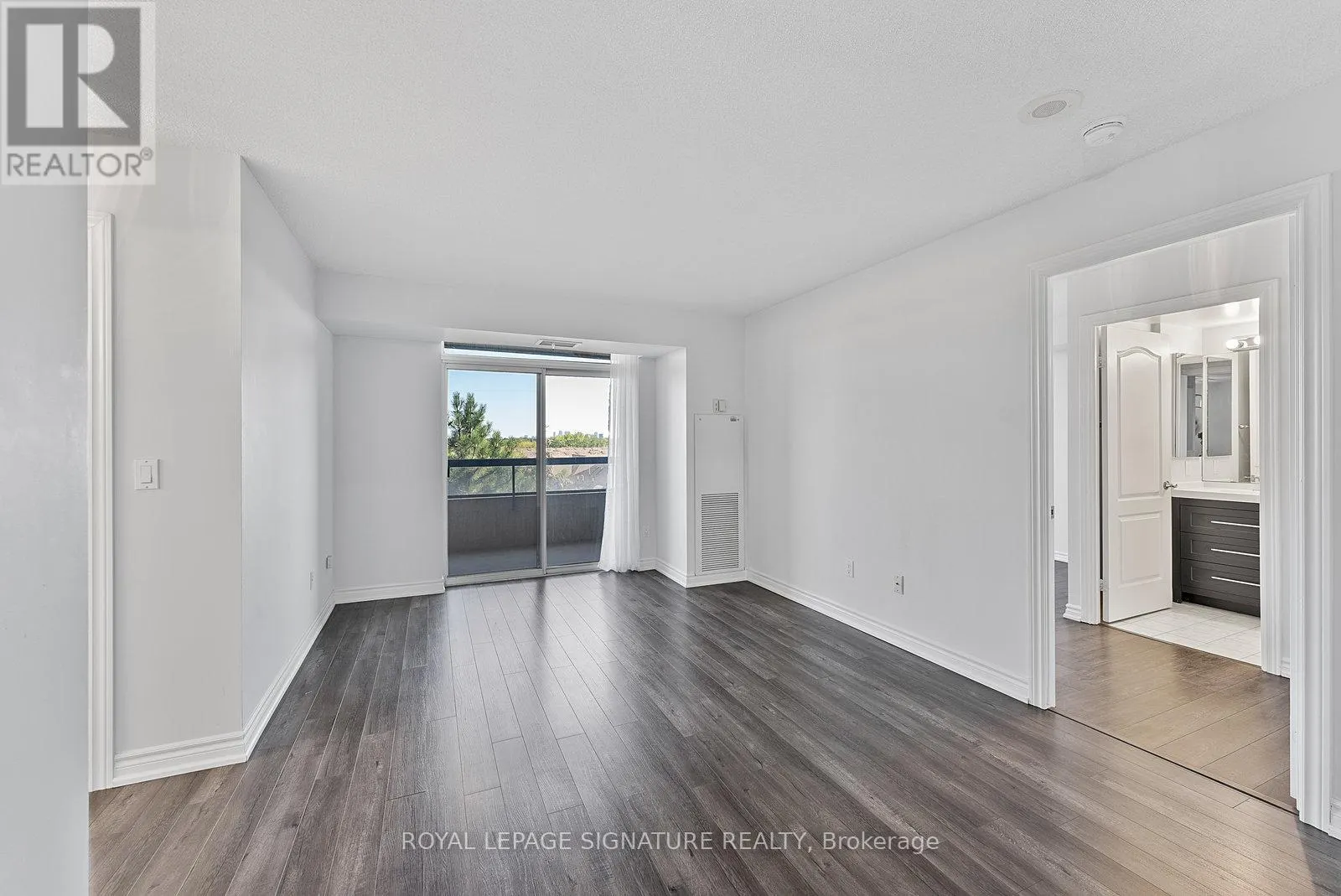 818 - 18 SOMMERSET WAY