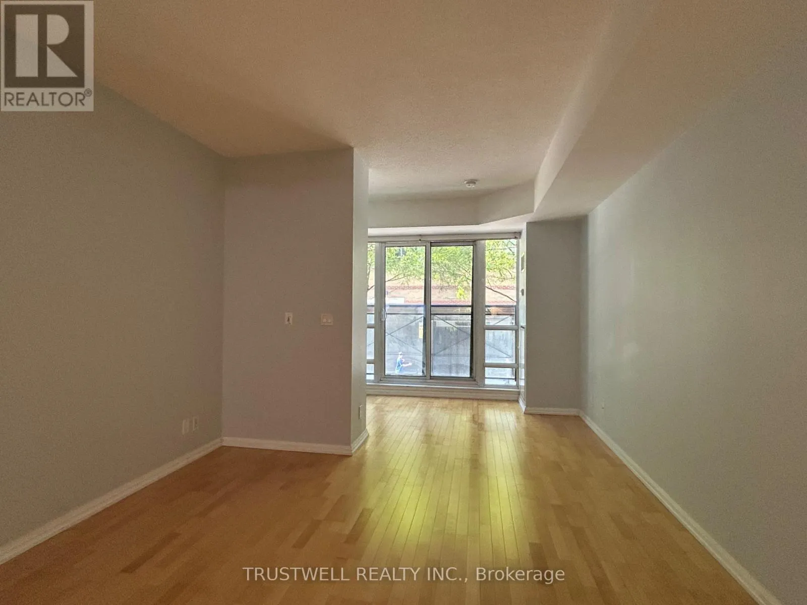203 - 35 HAYDEN AVENUE