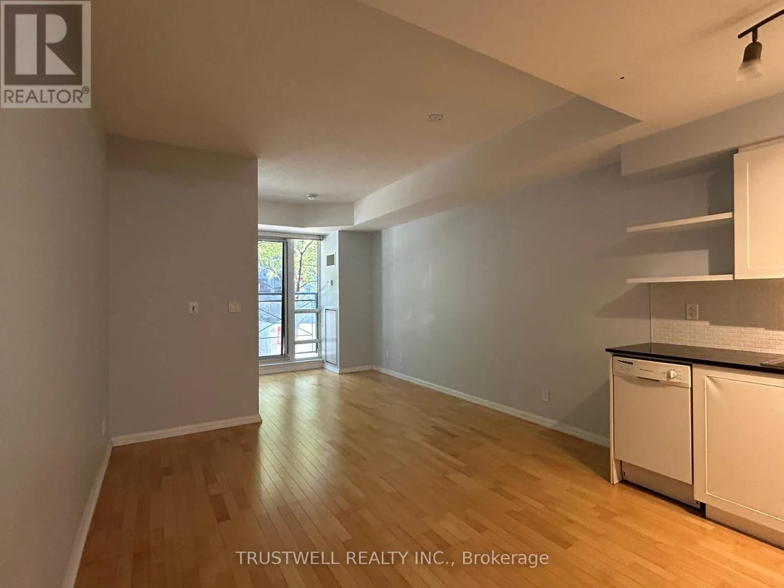 203 - 35 HAYDEN AVENUE
