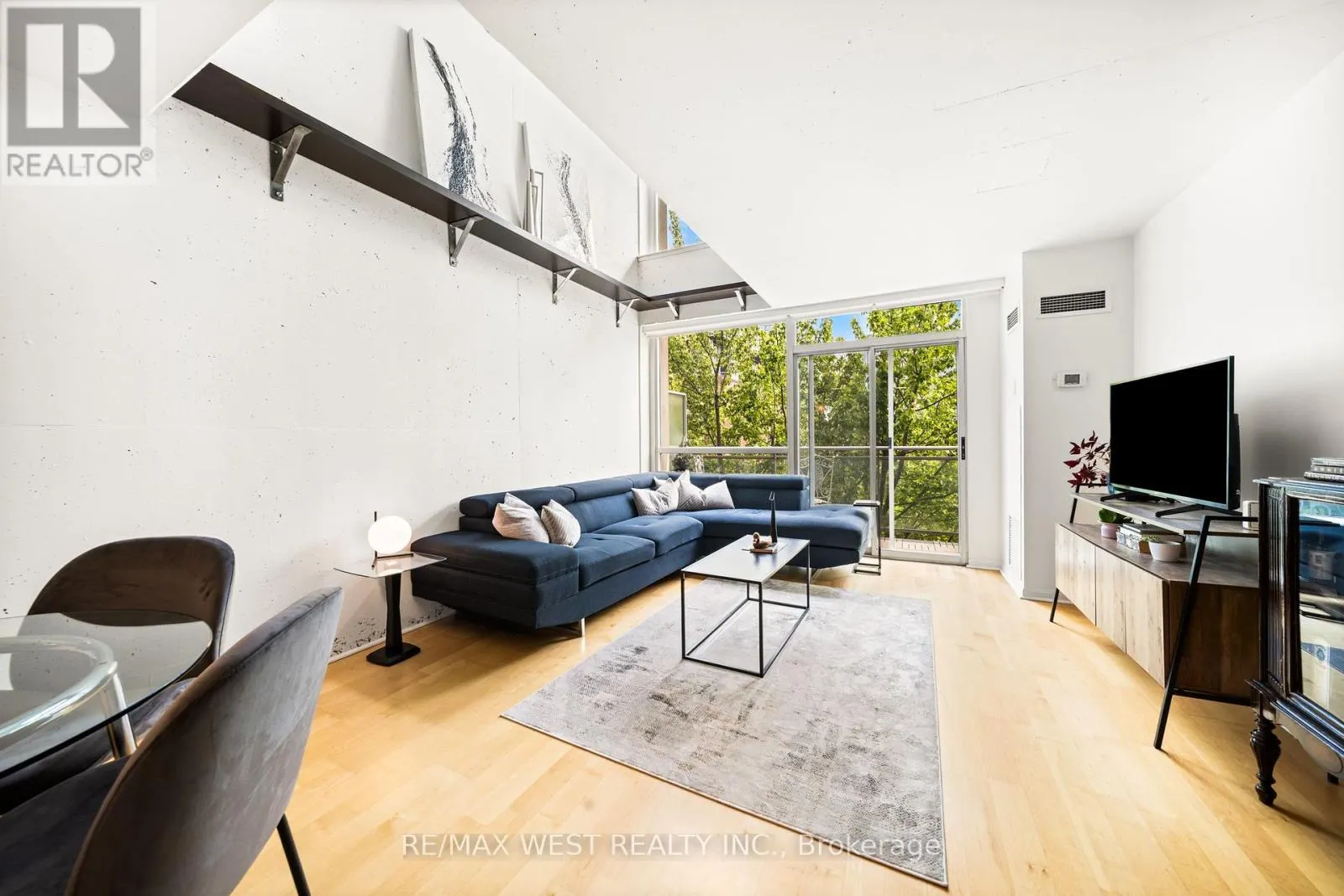510 - 954 KING STREET W