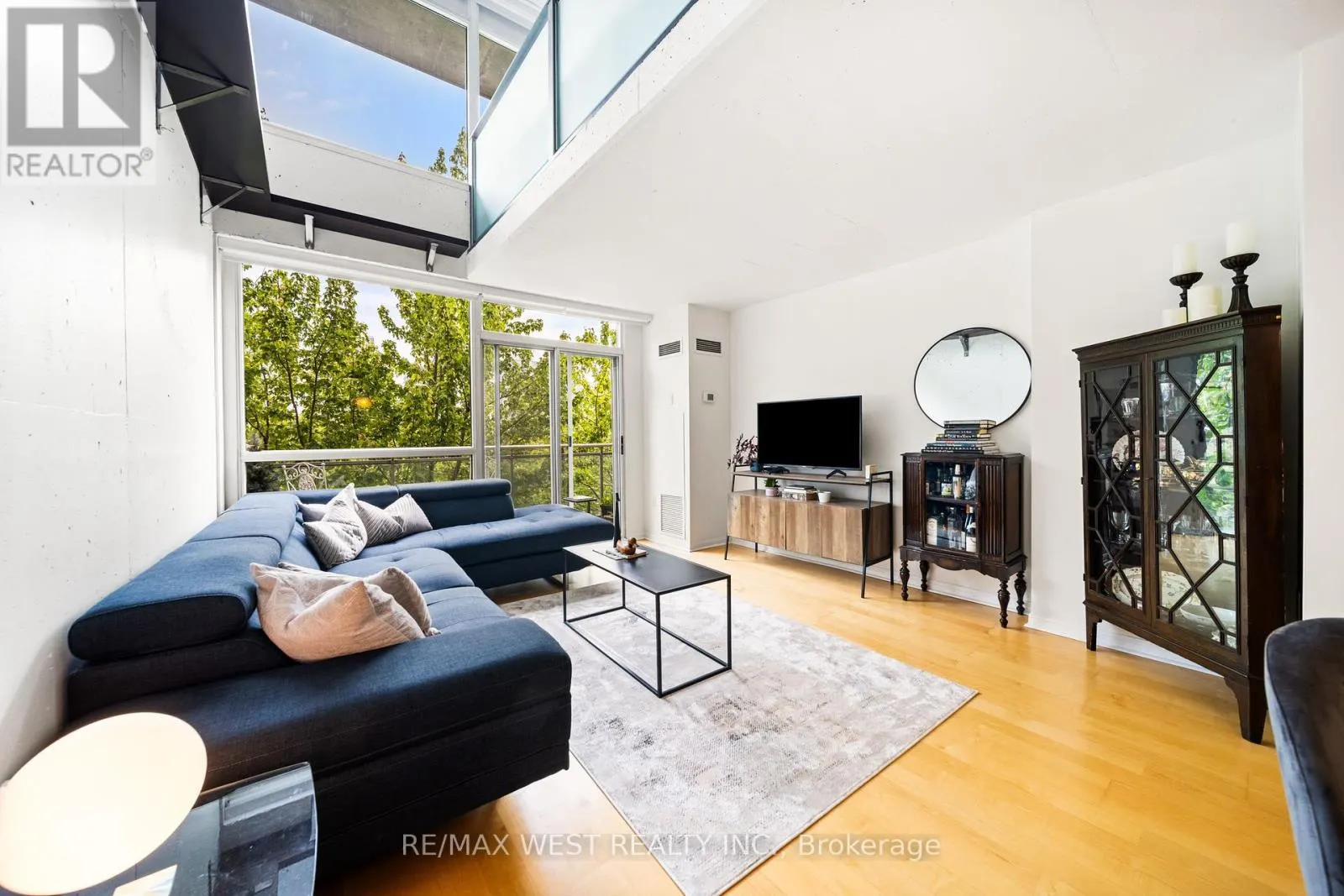 510 - 954 KING STREET W