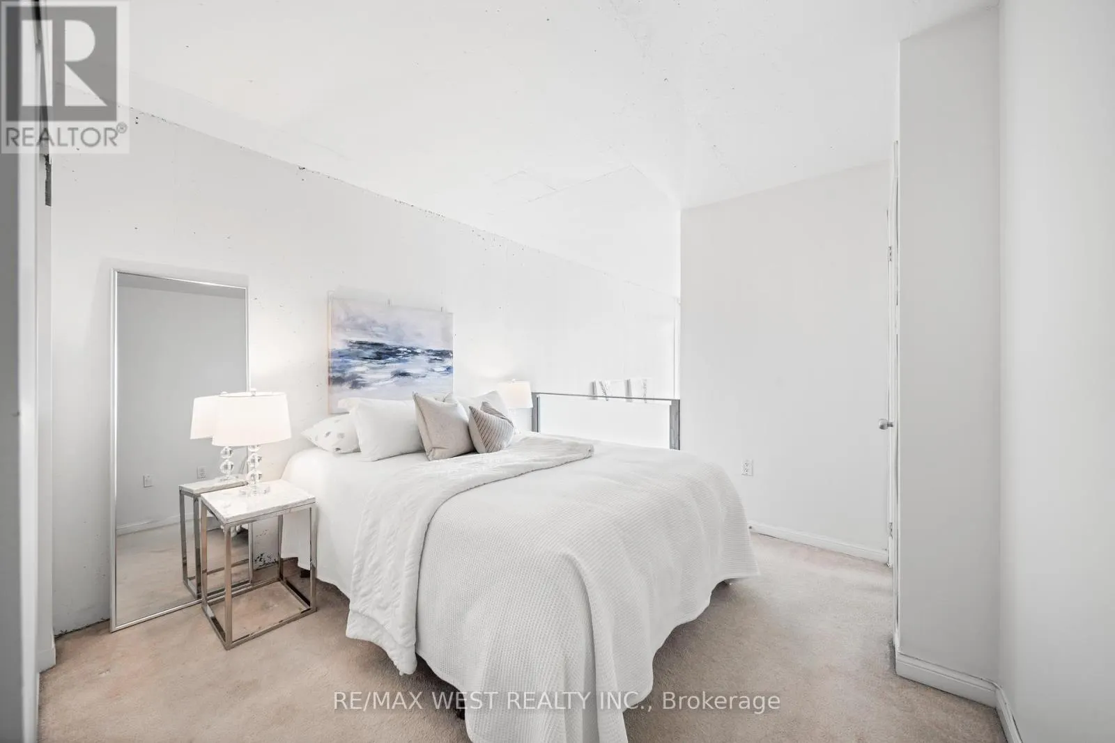 510 - 954 KING STREET W