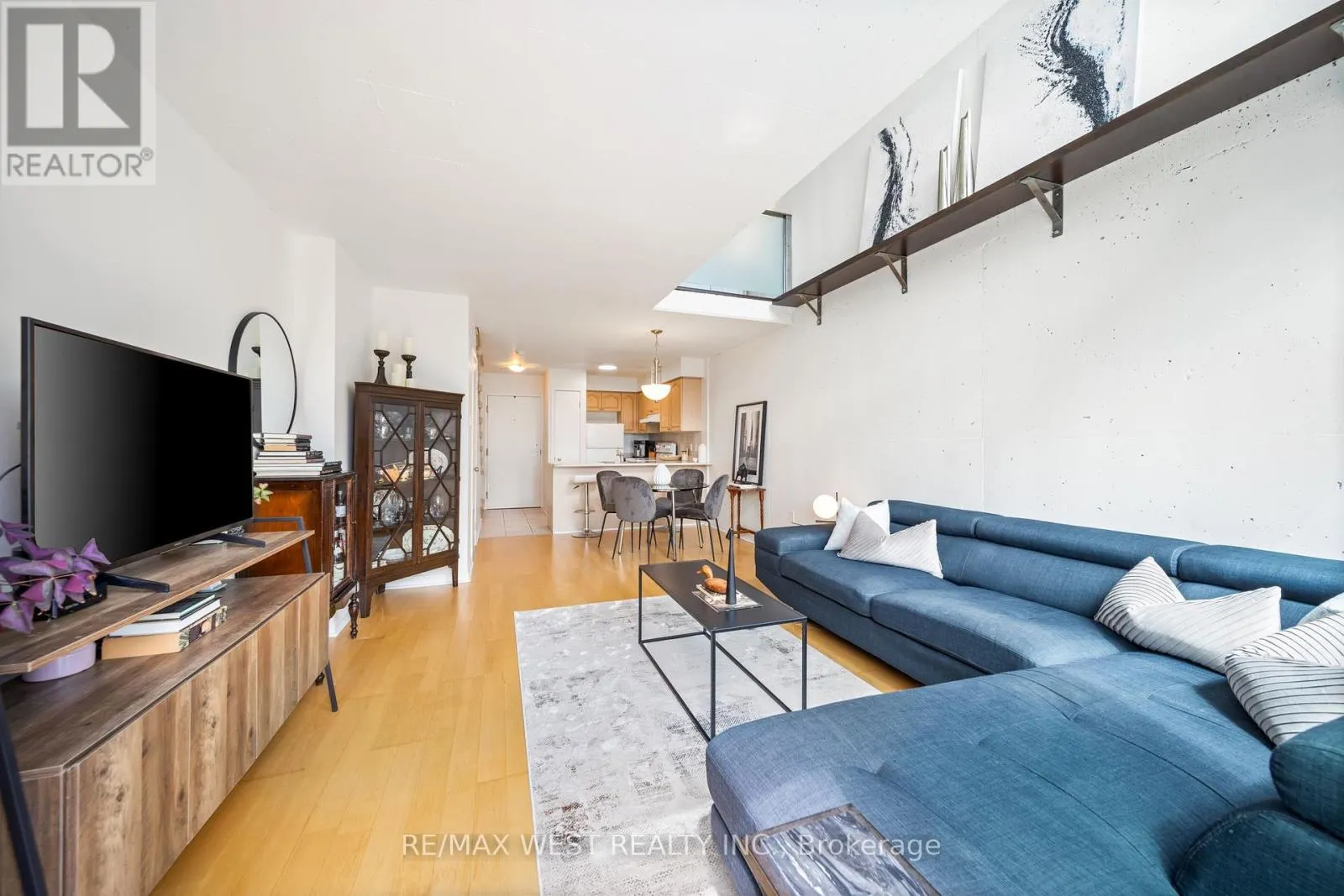 510 - 954 KING STREET W