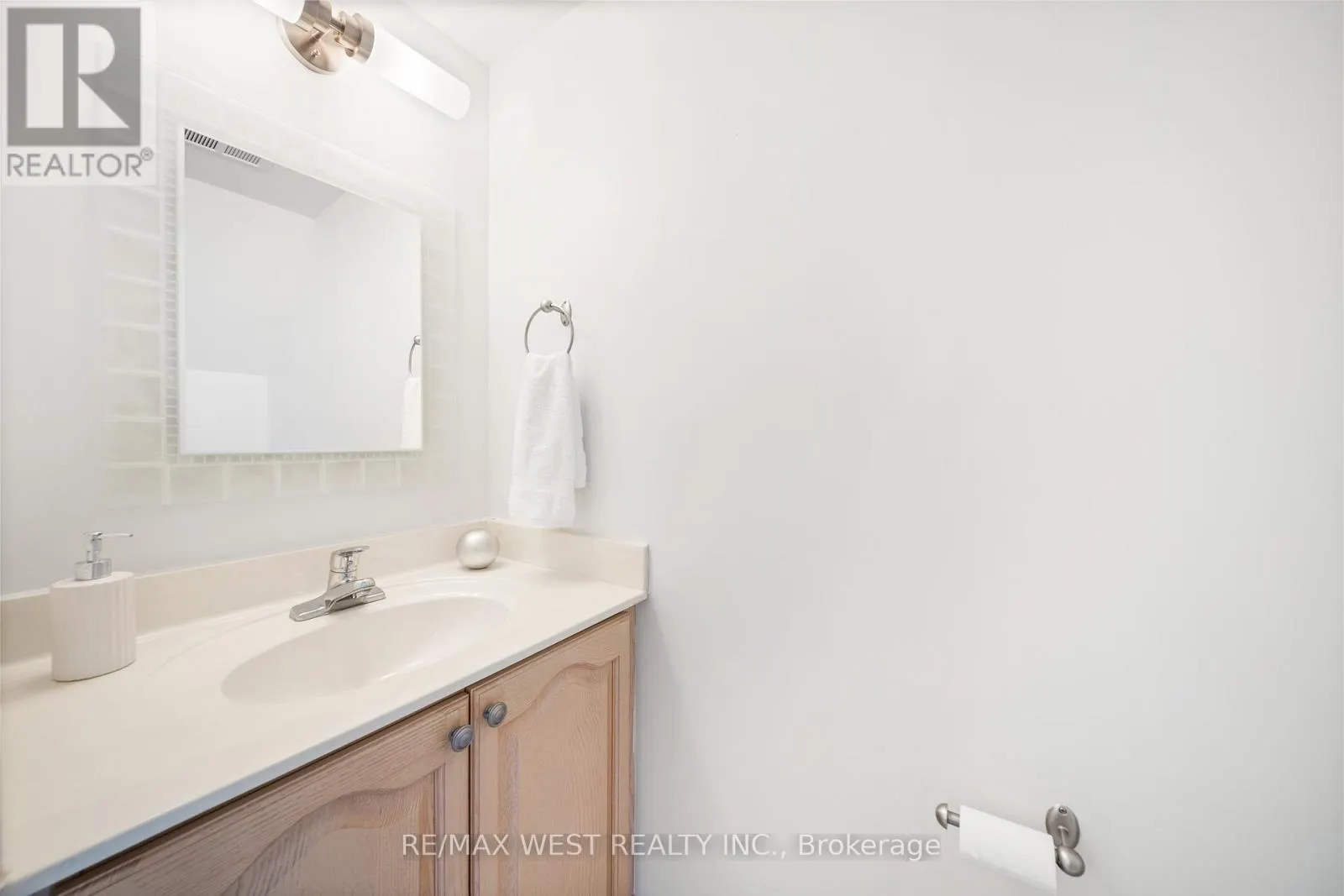 510 - 954 KING STREET W