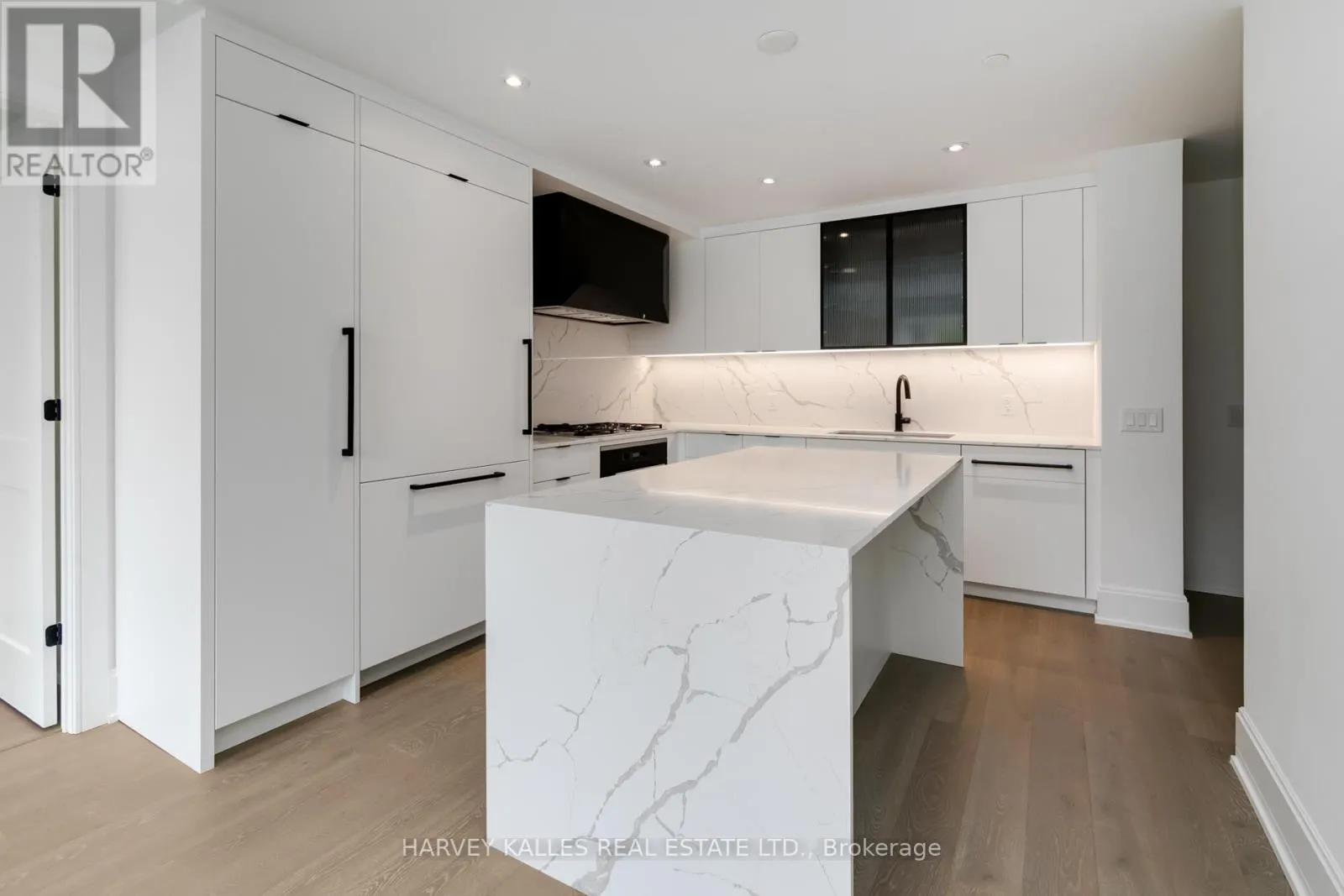 205 - 355 BEDFORD PARK AVENUE