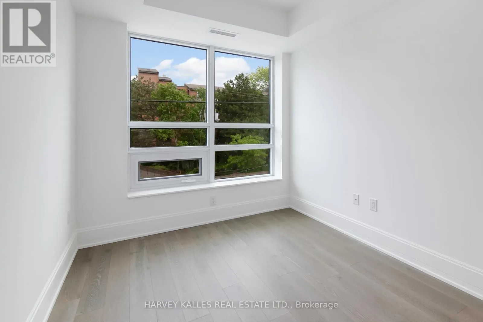 205 - 355 BEDFORD PARK AVENUE