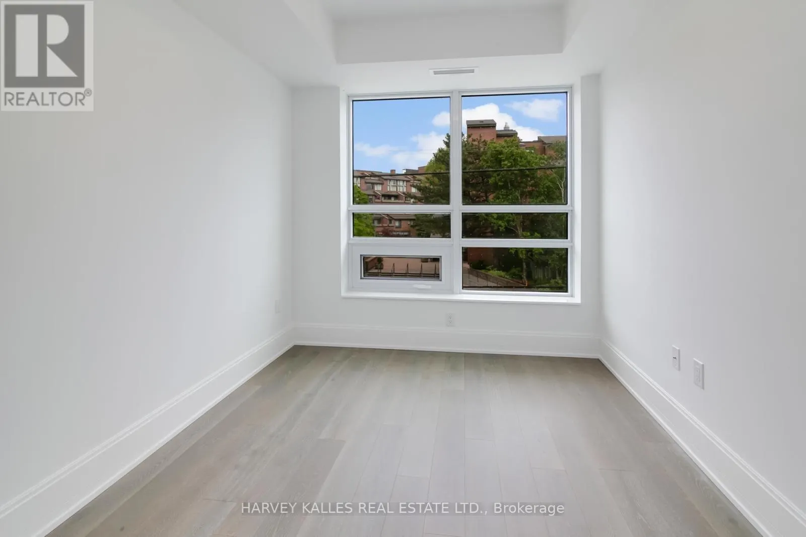 205 - 355 BEDFORD PARK AVENUE