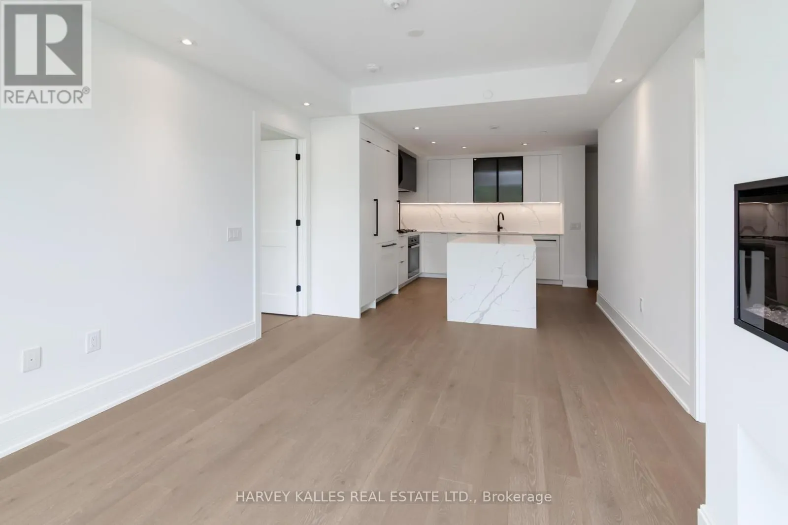 205 - 355 BEDFORD PARK AVENUE