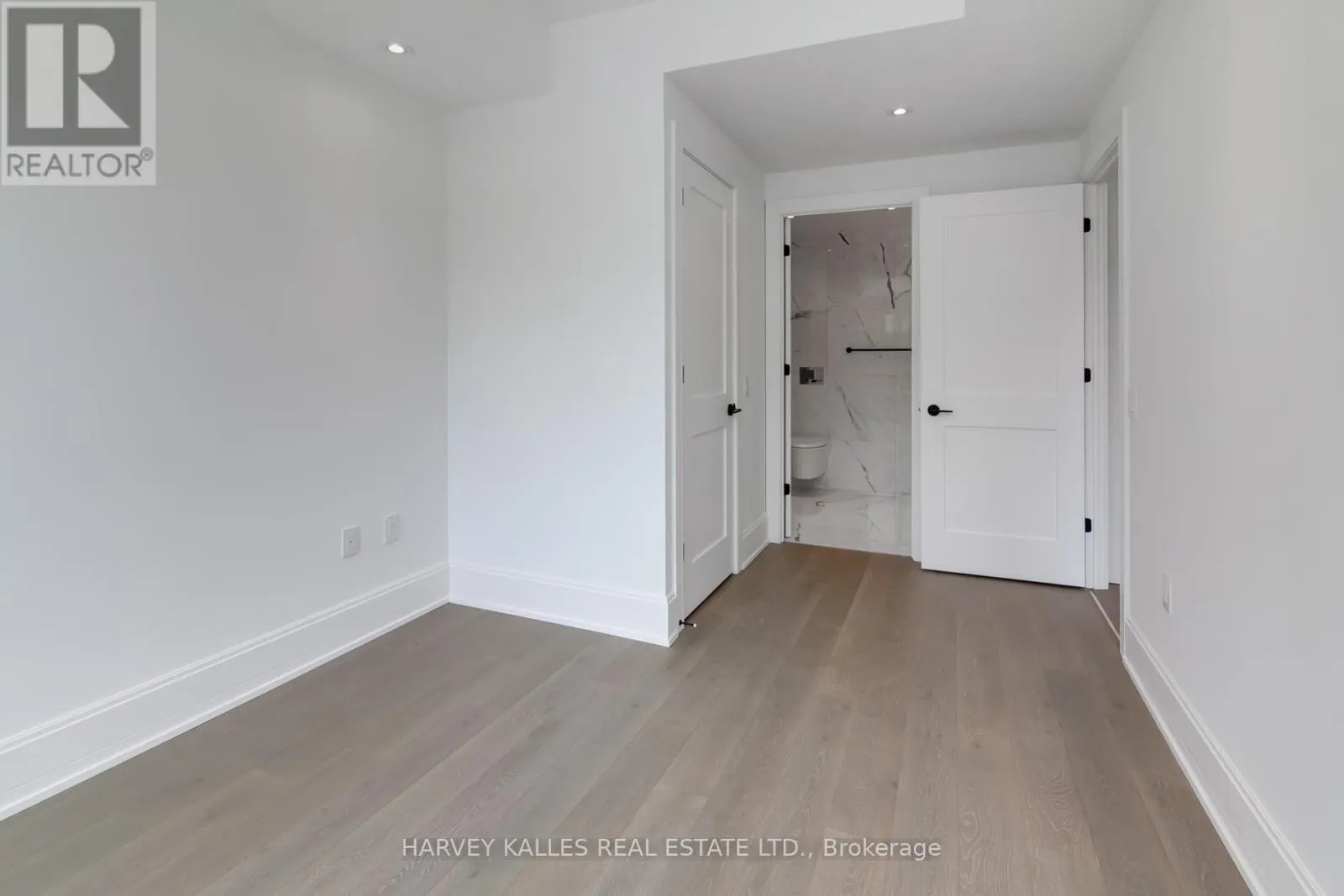 205 - 355 BEDFORD PARK AVENUE