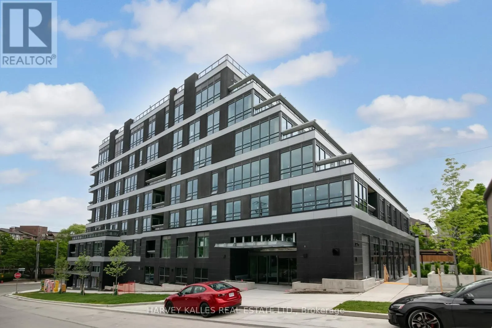 205 - 355 BEDFORD PARK AVENUE