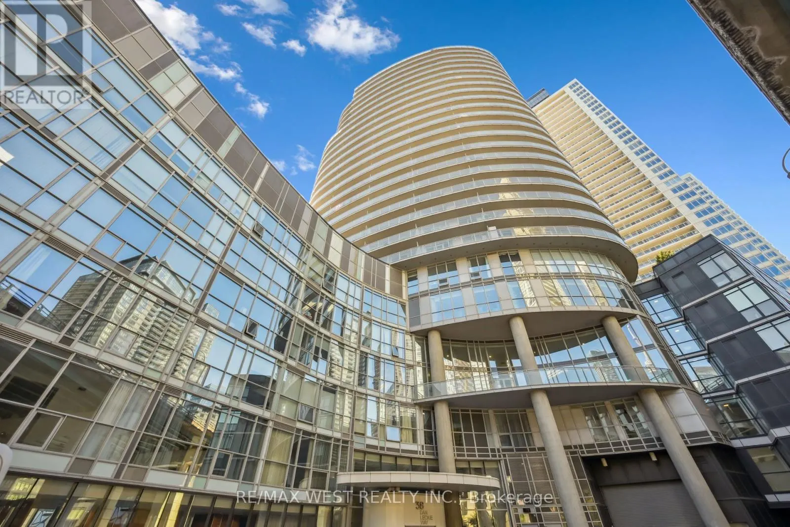 2612 - 38 DAN LECKIE WAY