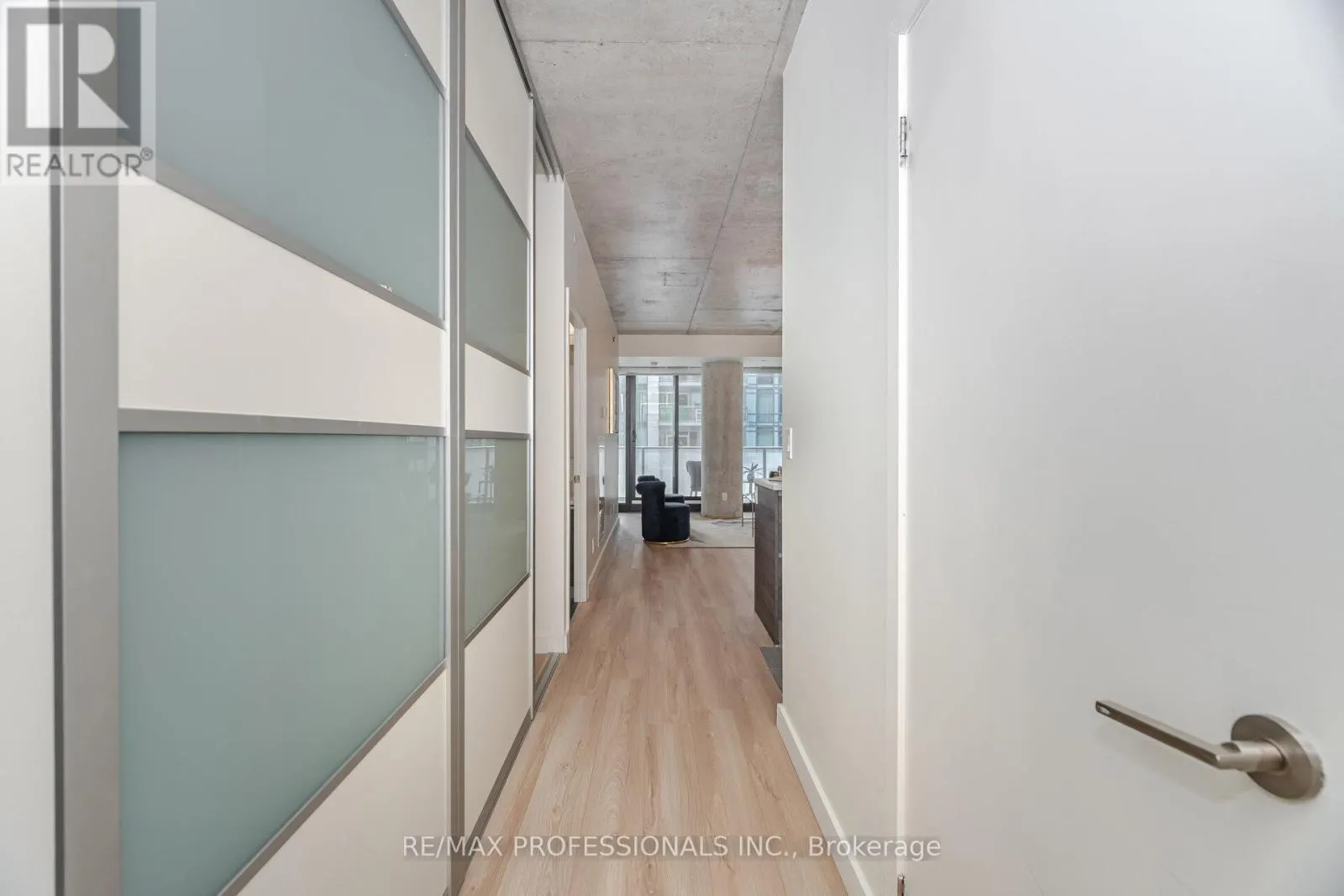 716 - 111 BATHURST STREET