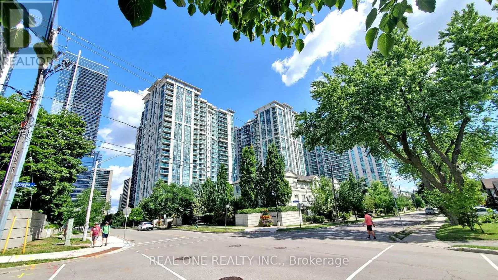 1516 - 31 BALES AVENUE