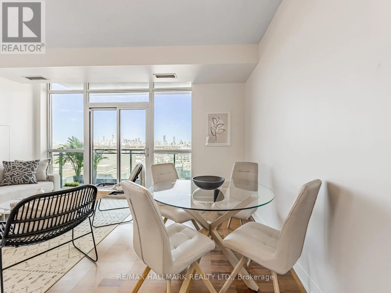 1104 - 1171 QUEEN STREET W