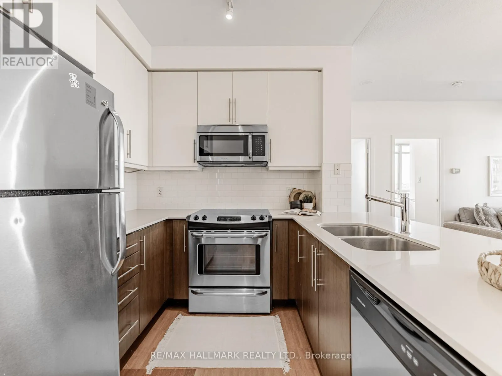 1104 - 1171 QUEEN STREET W