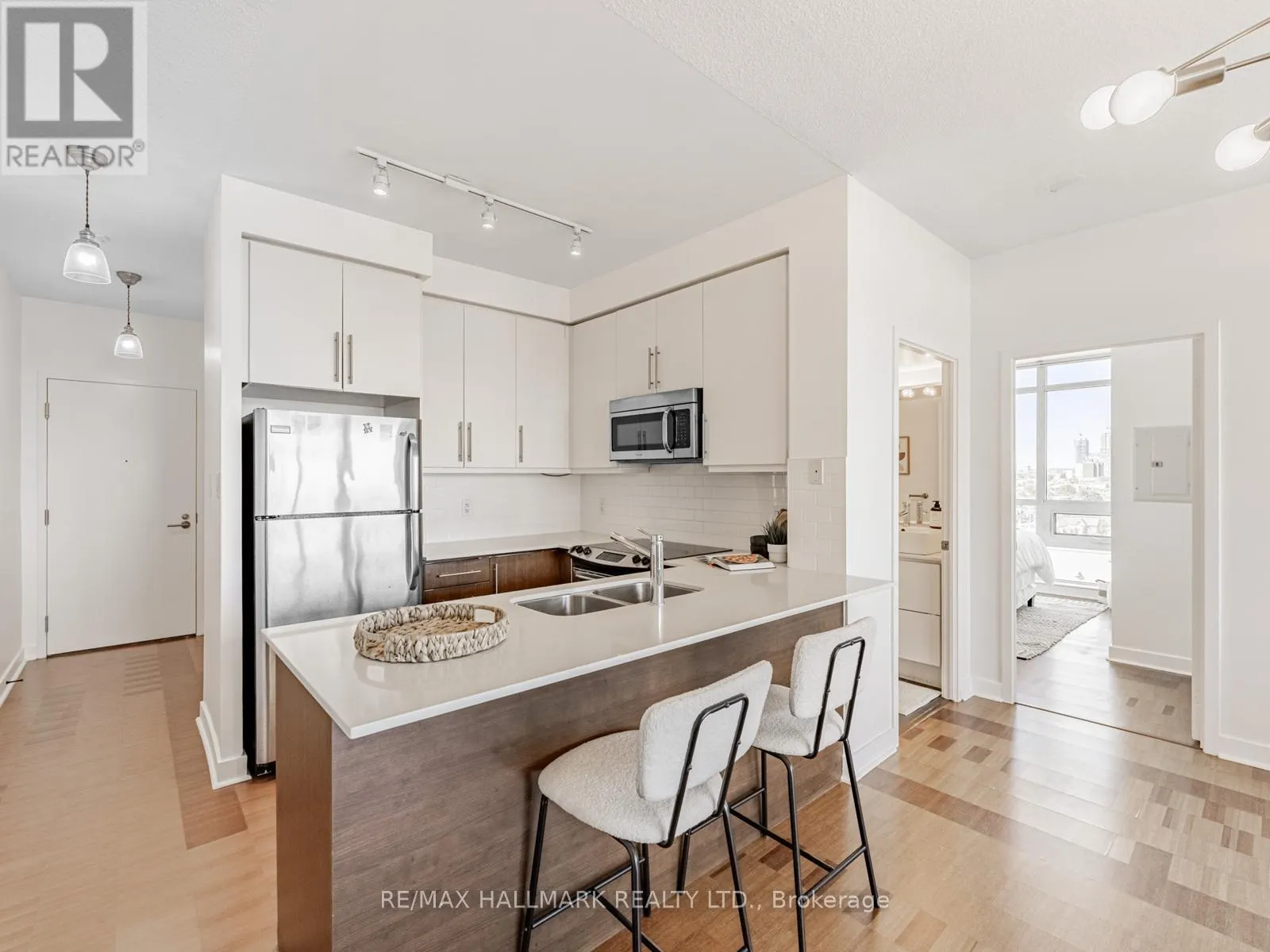 1104 - 1171 QUEEN STREET W