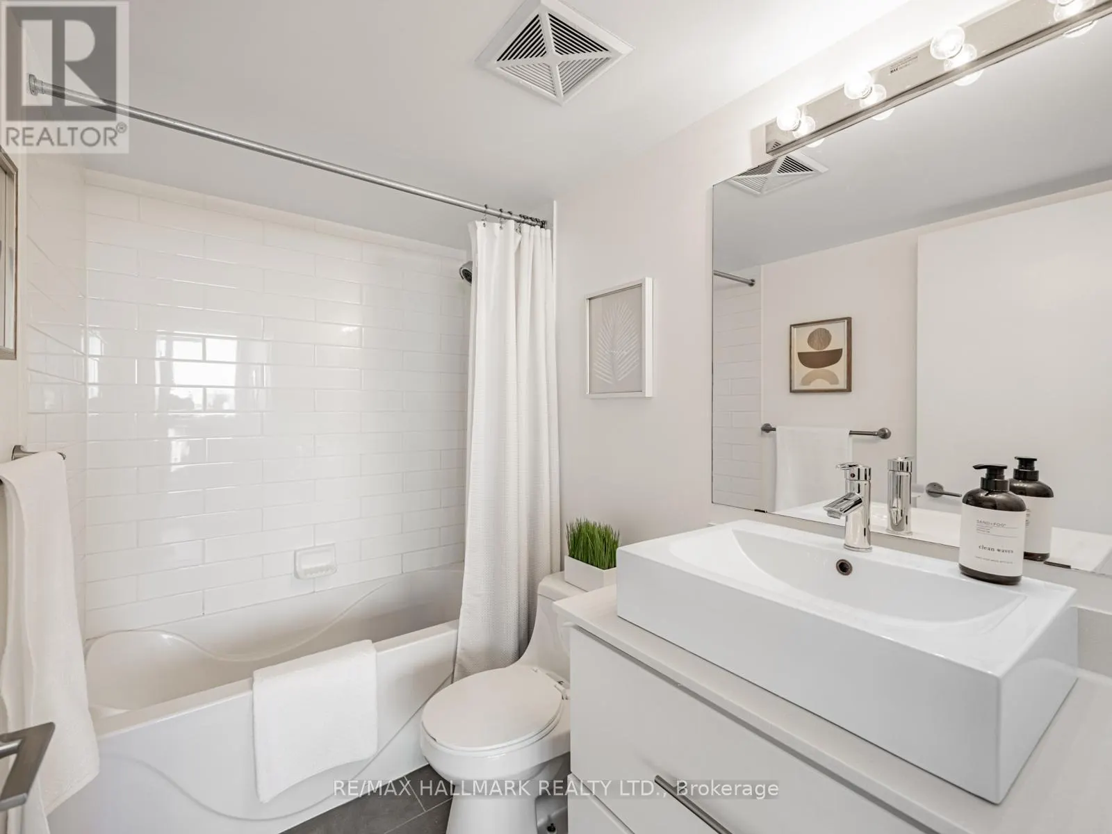 1104 - 1171 QUEEN STREET W