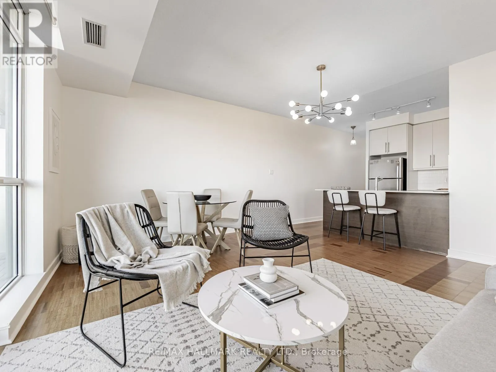 1104 - 1171 QUEEN STREET W