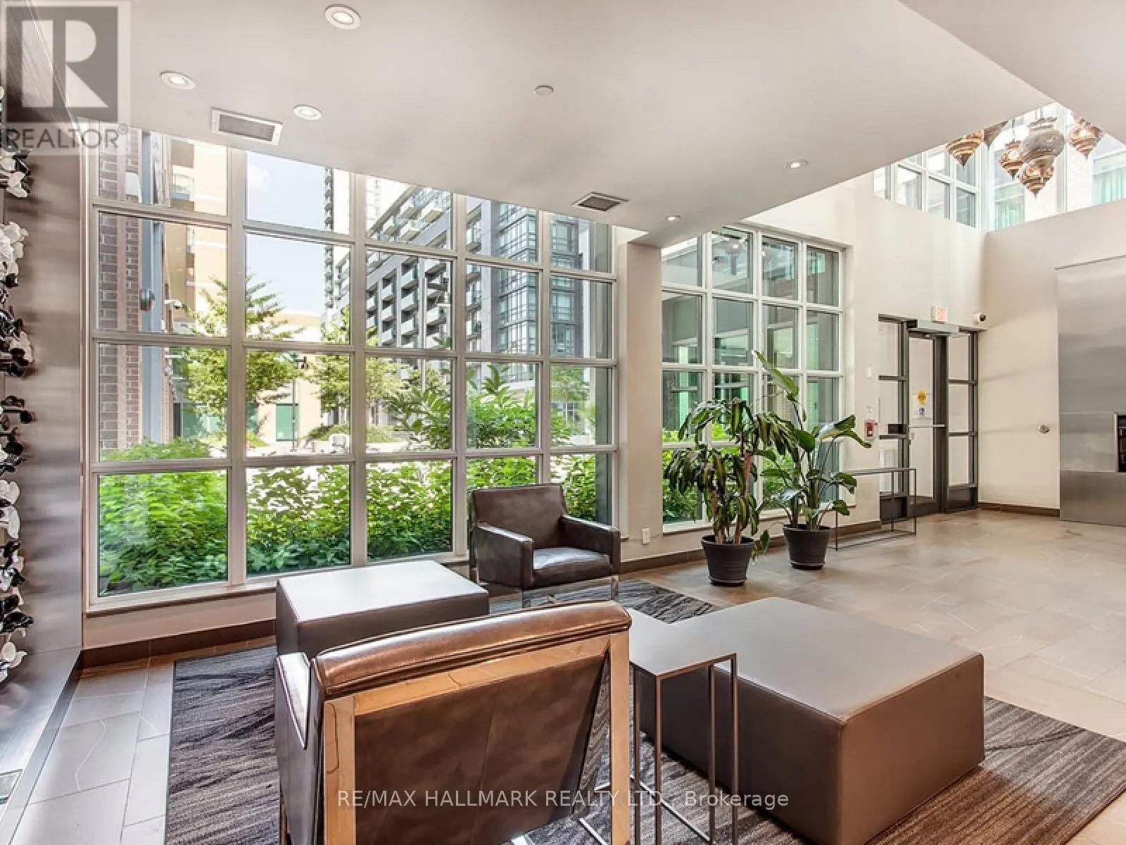 1104 - 1171 QUEEN STREET W