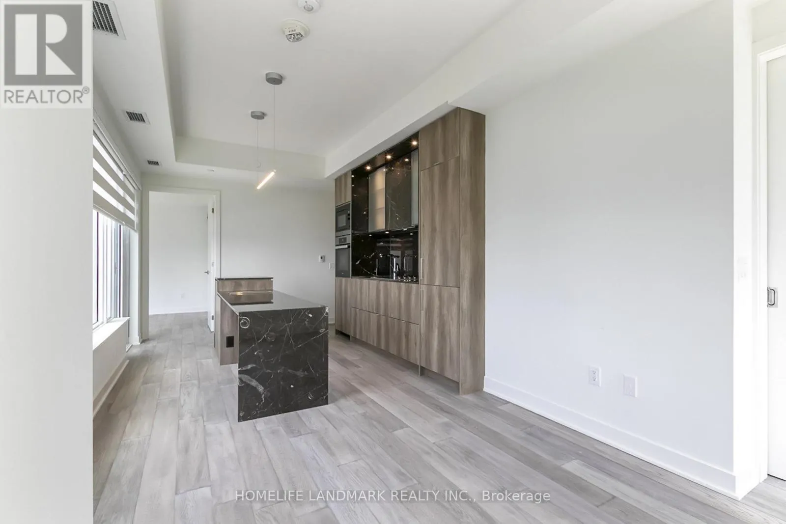 2711 - 11 YORKVILLE AVENUE