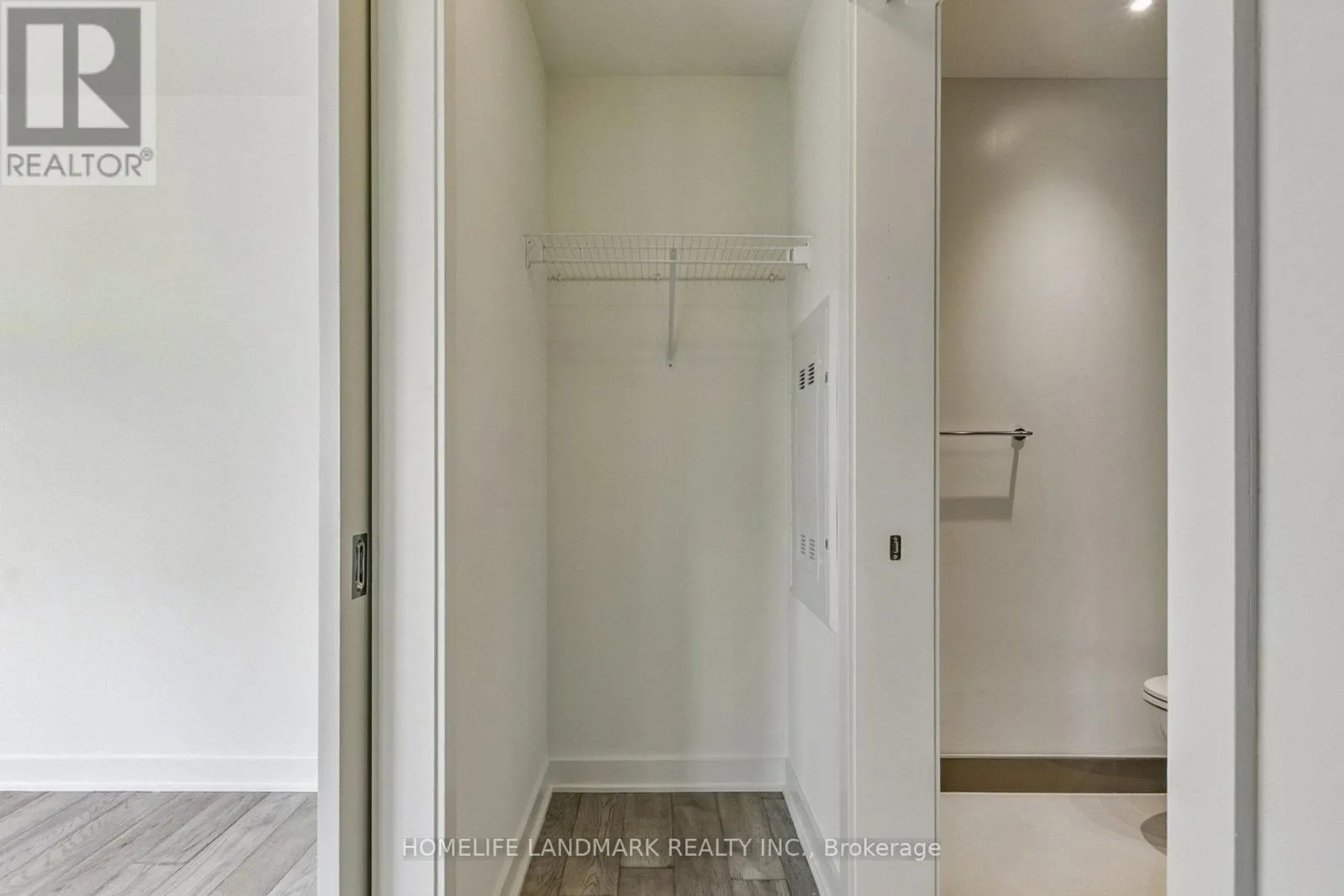 2711 - 11 YORKVILLE AVENUE