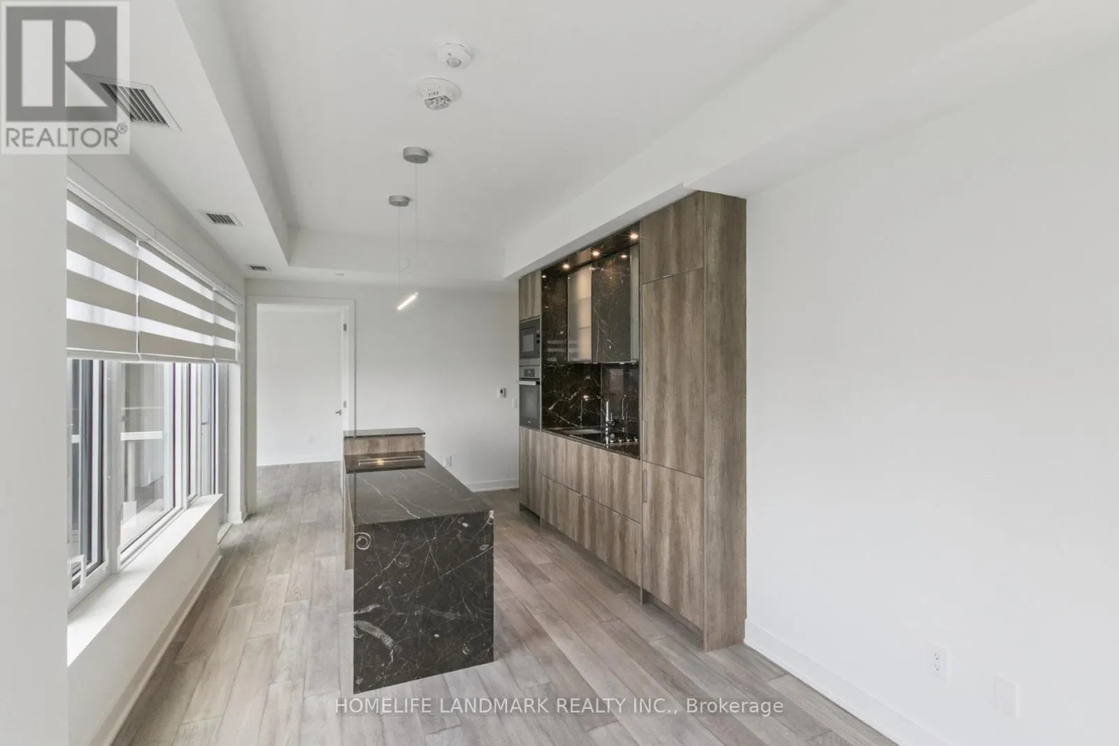 2711 - 11 YORKVILLE AVENUE