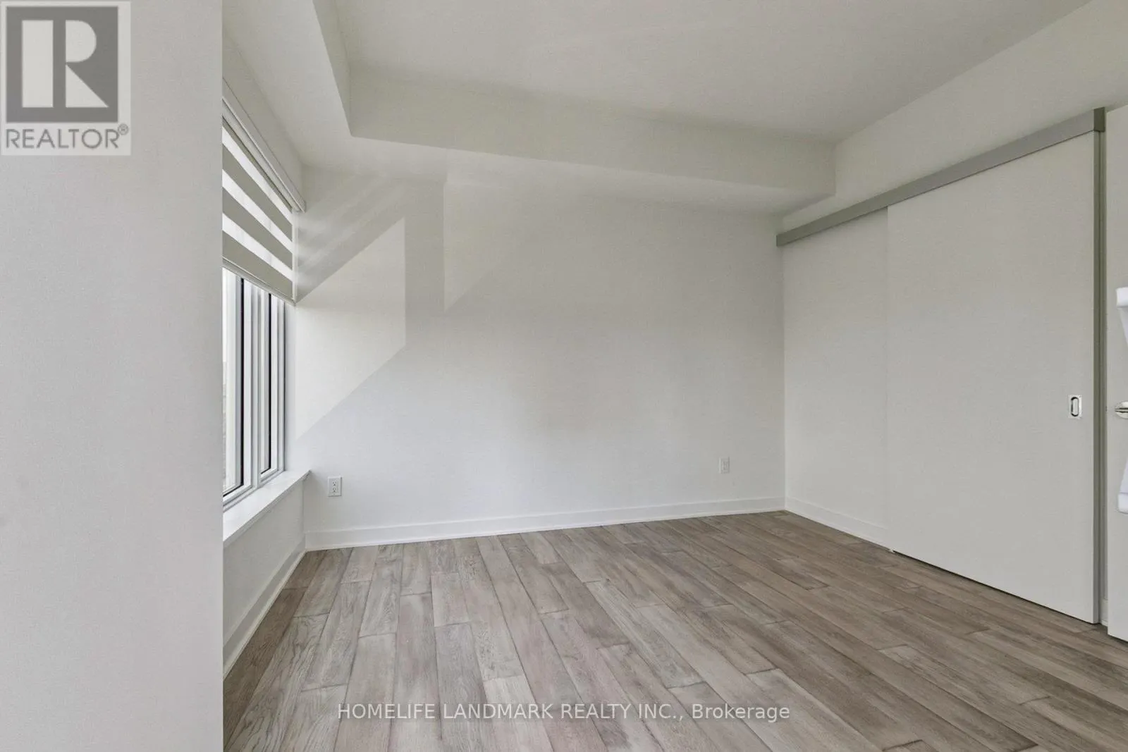 2711 - 11 YORKVILLE AVENUE