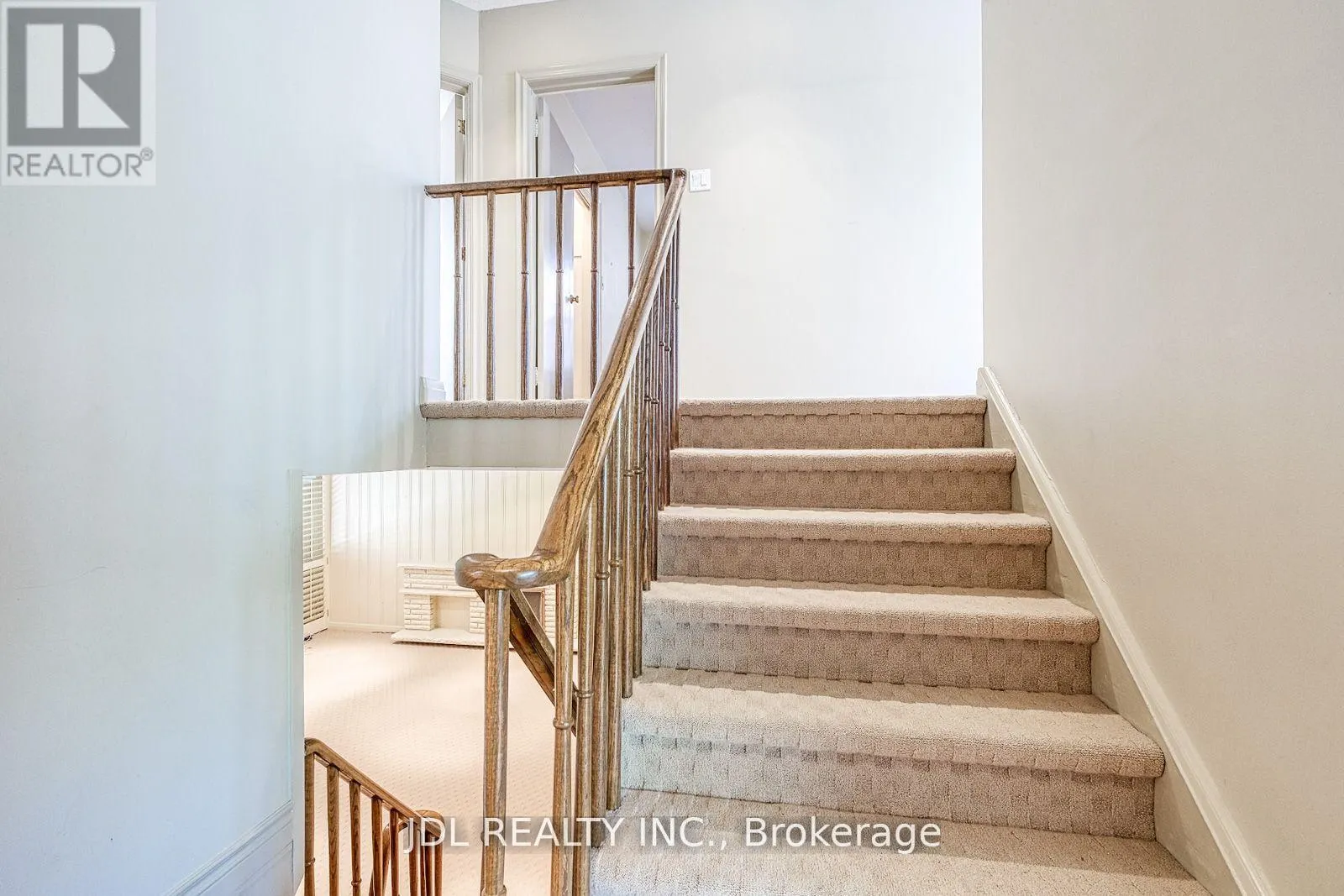 87 MUNRO BOULEVARD