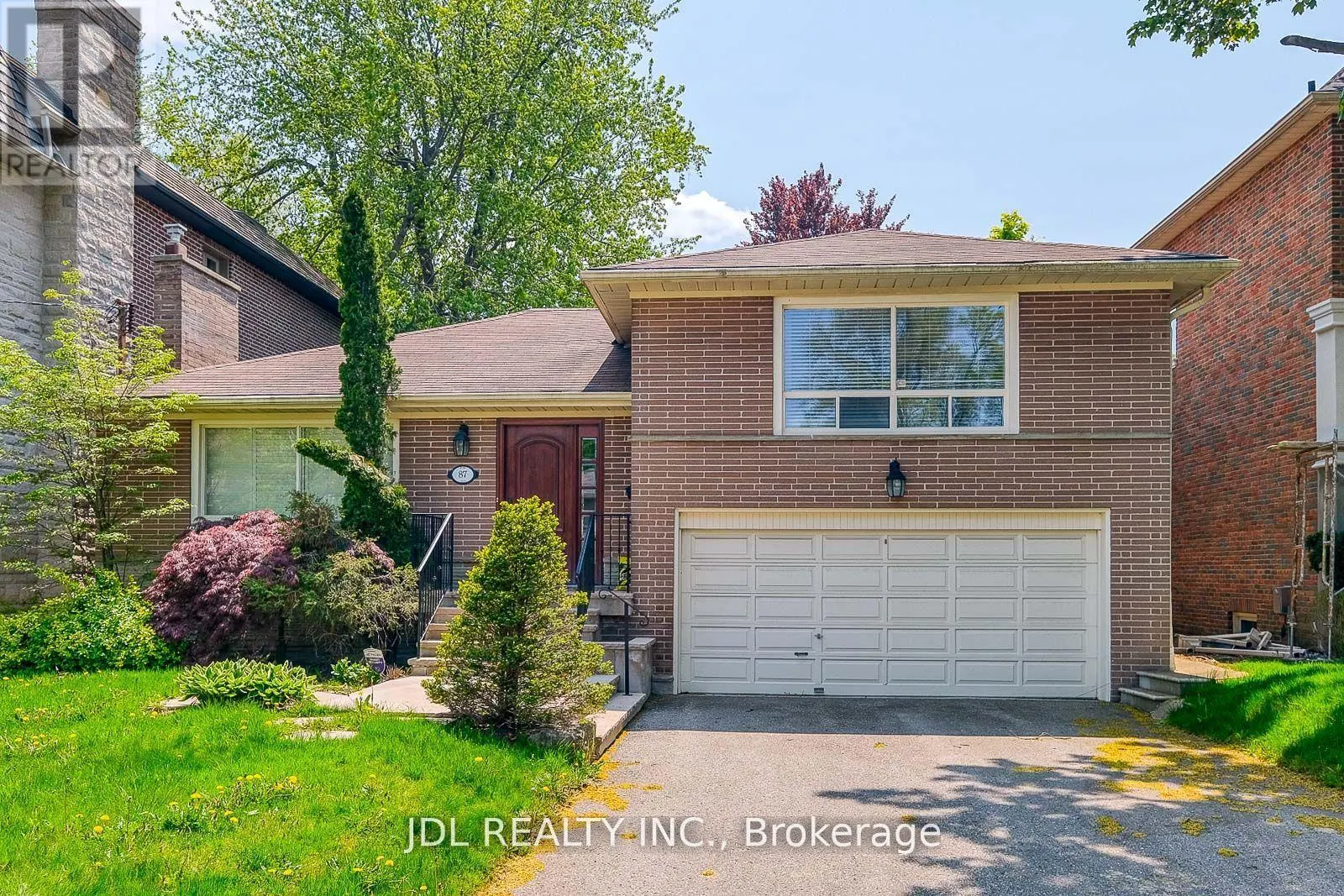 87 MUNRO BOULEVARD