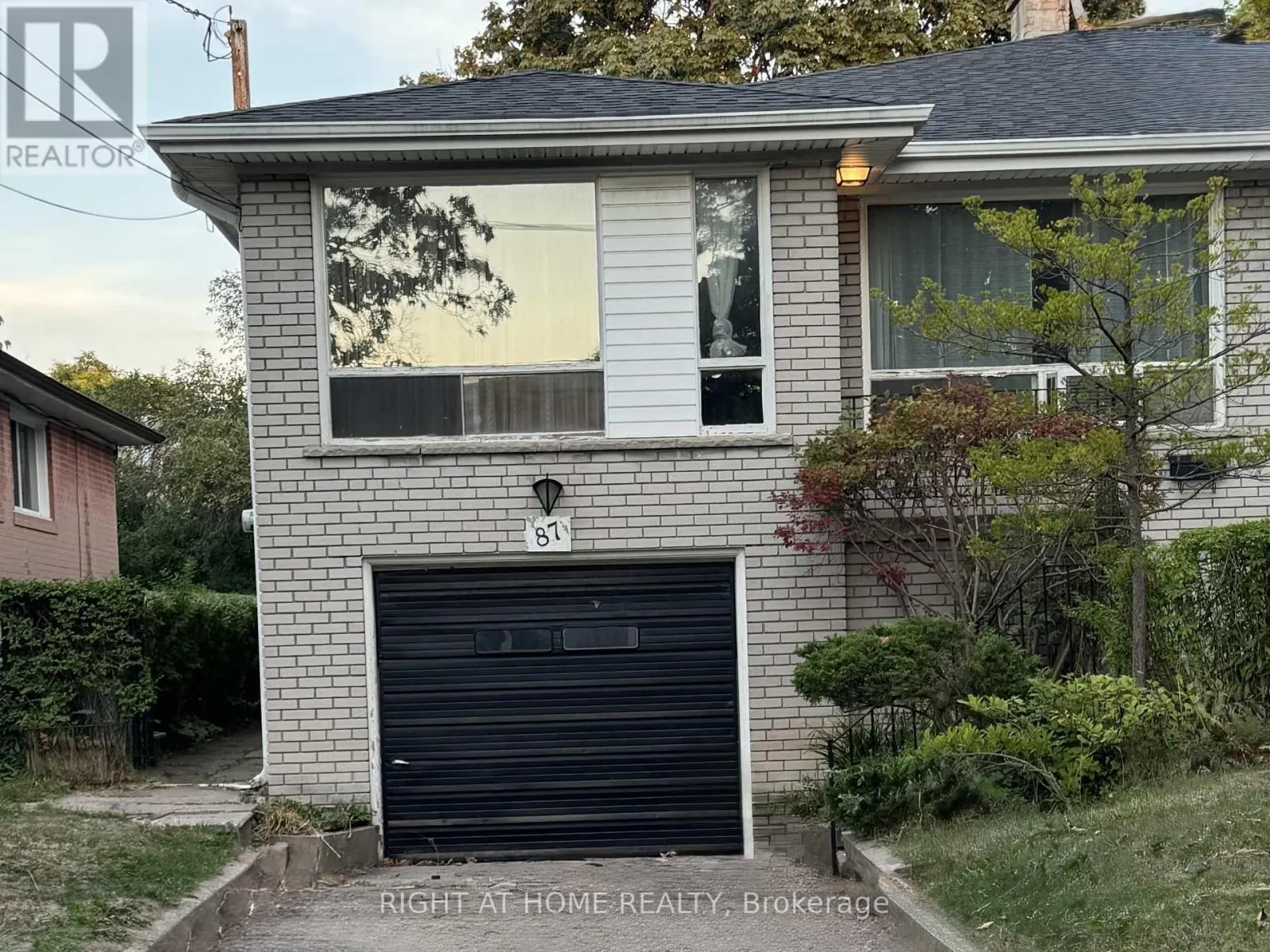 87 FENELON DRIVE