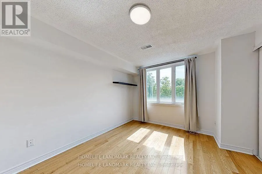 19 ENGLISH GARDEN WAY
