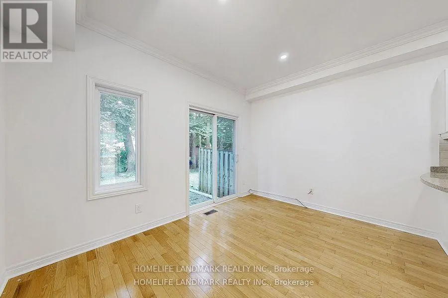 19 ENGLISH GARDEN WAY